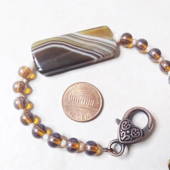 Brown Tan & White Agate Bracelet! Easy Open Clasp! Neutral Colors! 7-7.5" Wrists - Picture 7 of 9